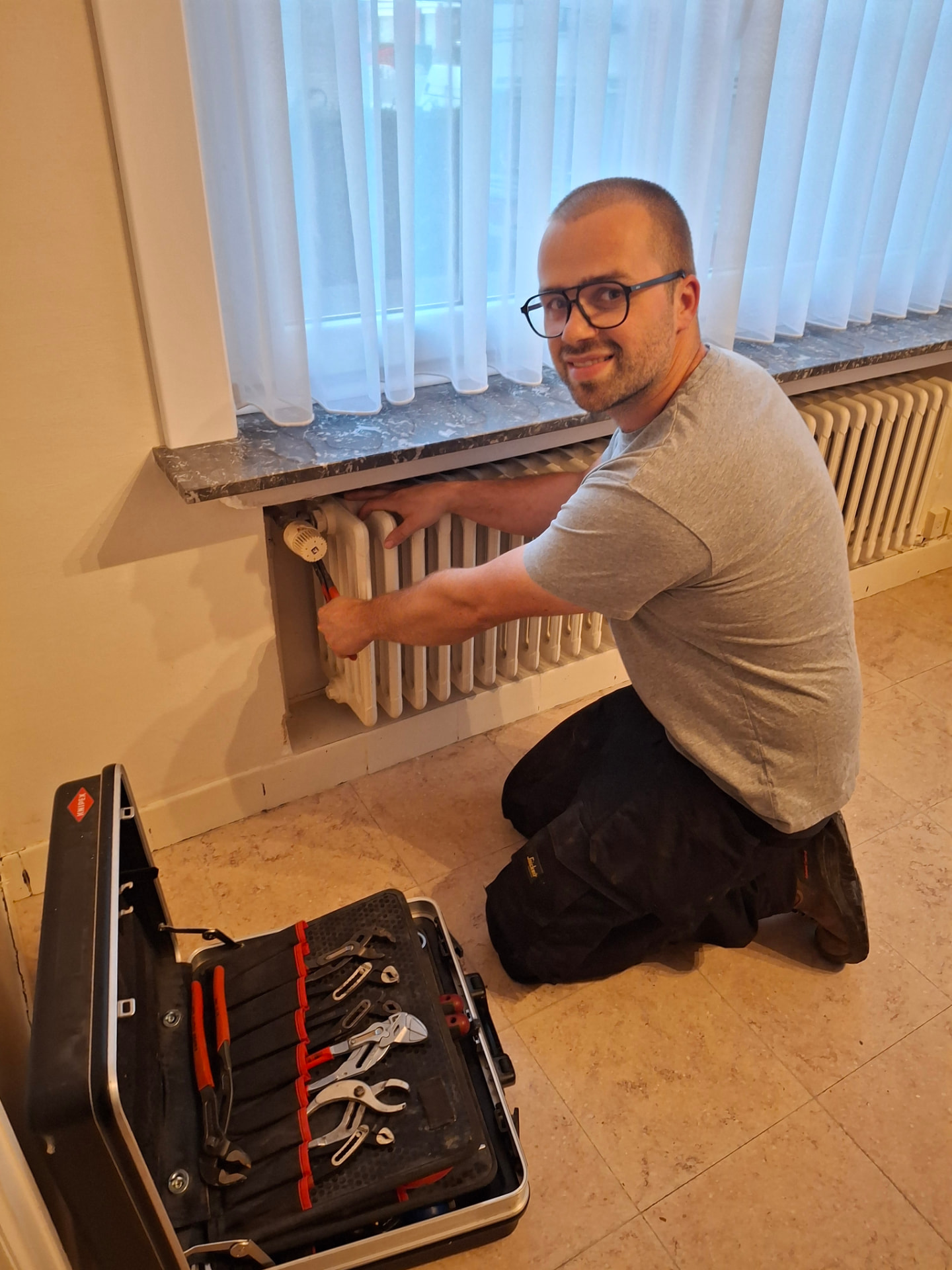 Lukas aan het werk